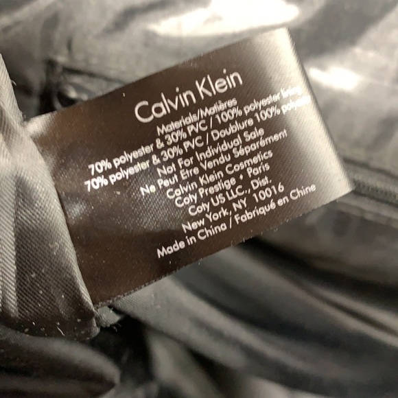 CALVIN Klein Black Fabric and PVC Tote w Magnetic Snap Closure - Picture 10 of 11